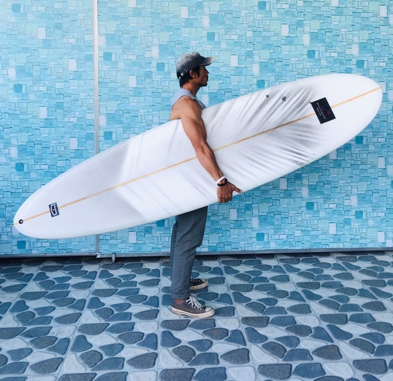Ván dáng dài (Longboard) sở hữu độ nổi cực lớn, là người bạn đồng hành hoàn hảo cho người mới tập chơi.