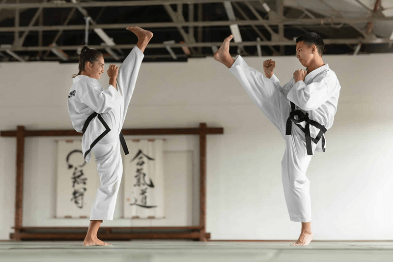 Đai nâu là cấp độ cao nhất của nhóm đai màu, đòi hỏi võ sinh phải rèn luyện bản lĩnh tinh thần vững vàng.