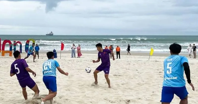 Bóng đá bãi biển